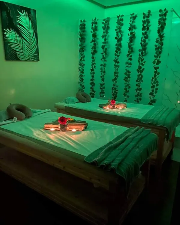 Maram Masseuse Avatar Bg