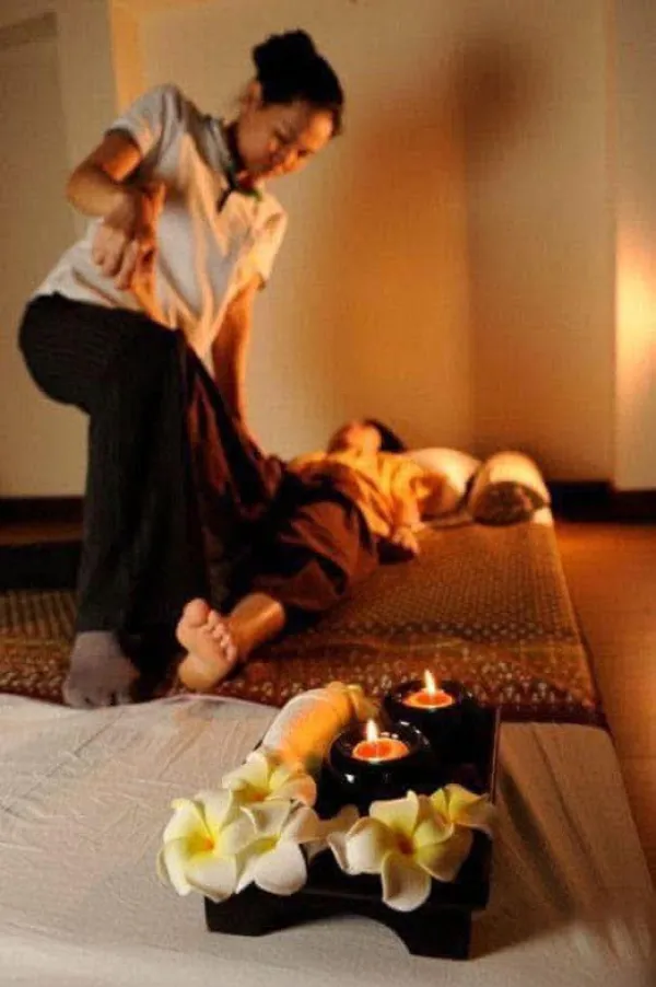 Maram Masseuse Avatar Bg