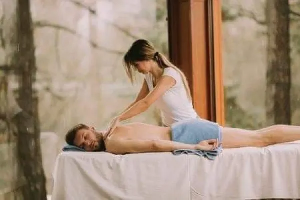 Maram Masseuse Avatar Bg