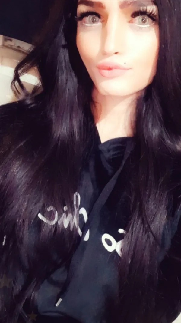 جوليا Avatar Bg
