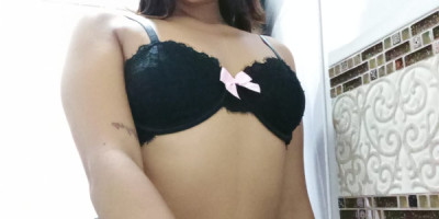 Estoy Buscando A Papi Que Venga Y Me De Nalgadas Y Me Haga Feliz