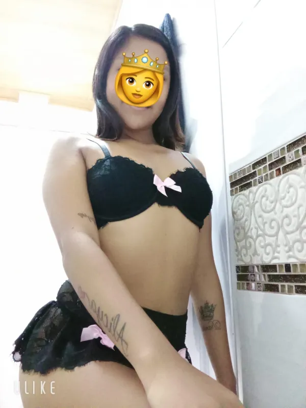 Daniela Avatar Bg