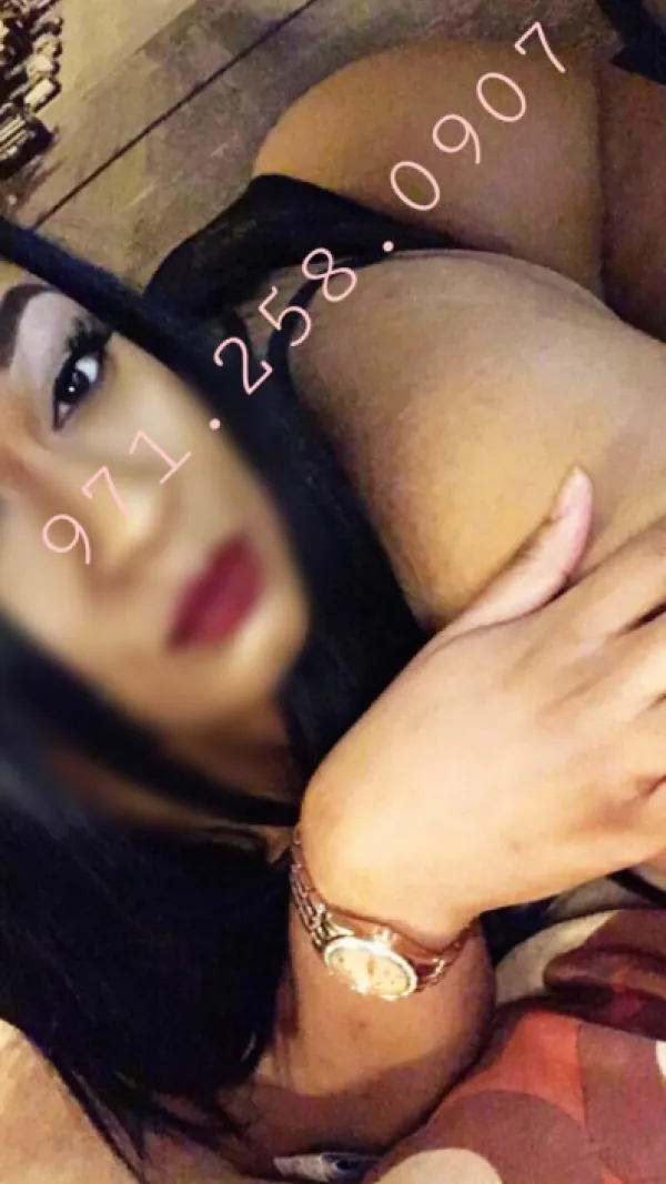 DesireLee Avatar Bg