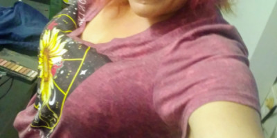Mickie Lynn I'm looking for a good time Ready to make you happy I'm