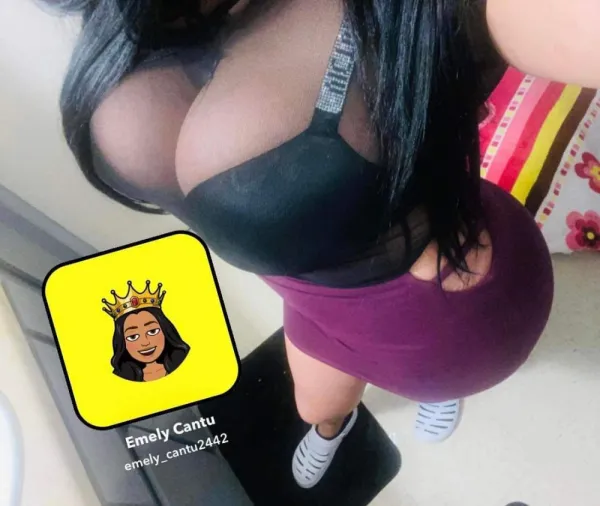 Emely Avatar Bg