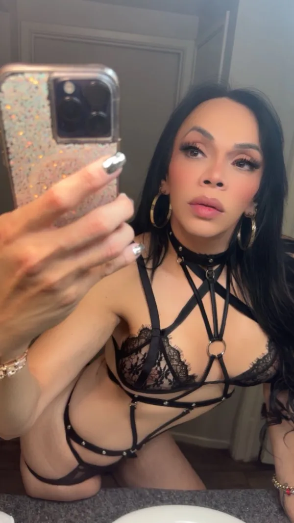 Vanessa Santinni Avatar Bg