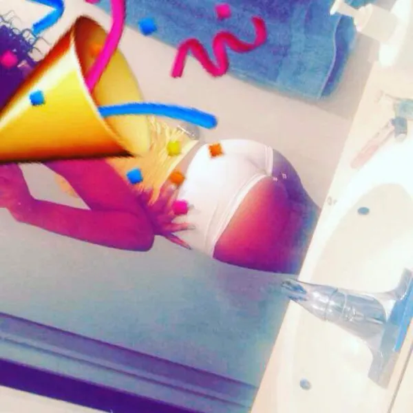 Wetdream2u Avatar Bg