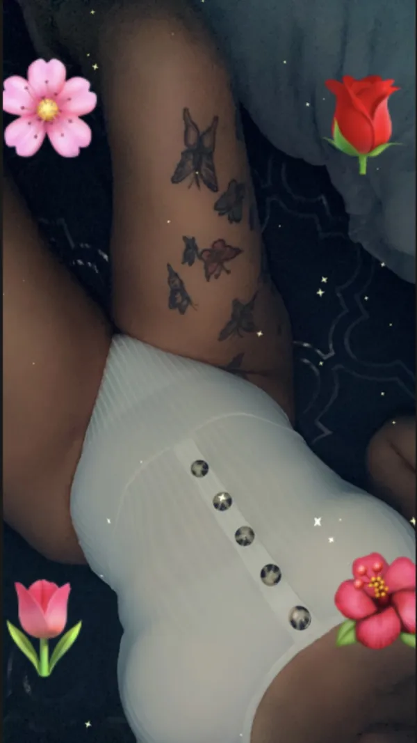 Yaritza Avatar Bg