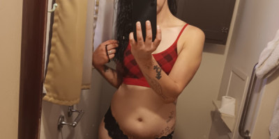 Available for your pleaser tonight sont be shy text me