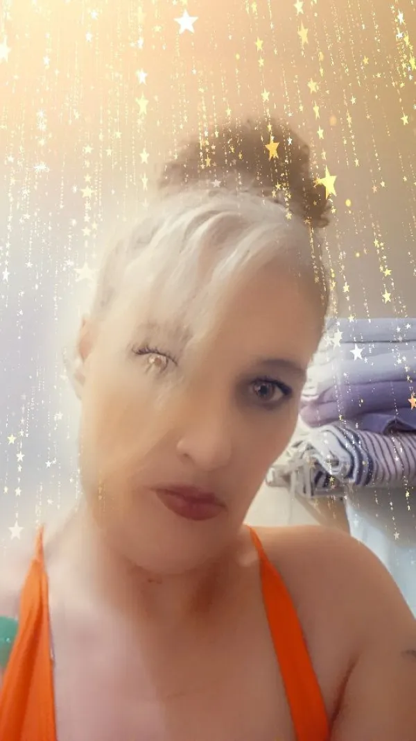 Aliza Hall Avatar Bg