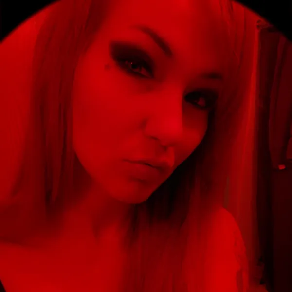 Arianna Salsbury Avatar Bg