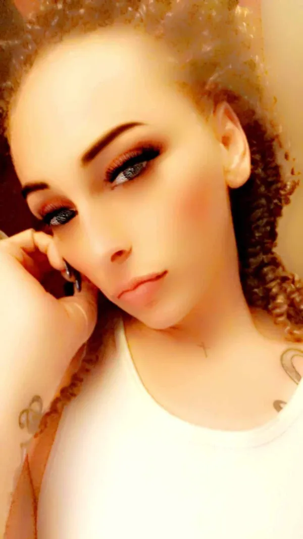 Fee Fee Avatar Bg