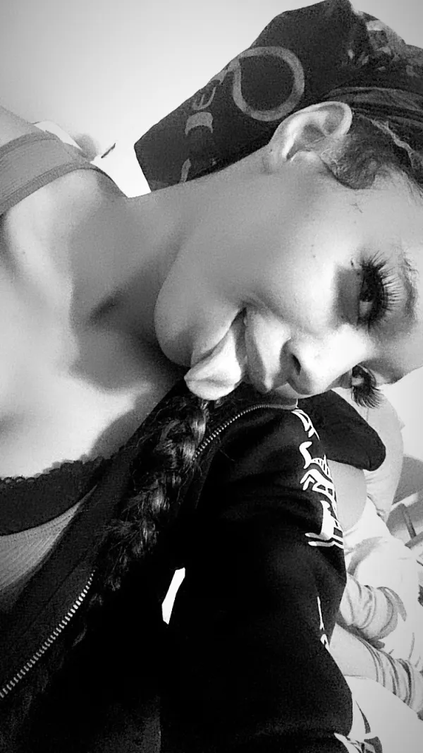 Lele Avatar Bg