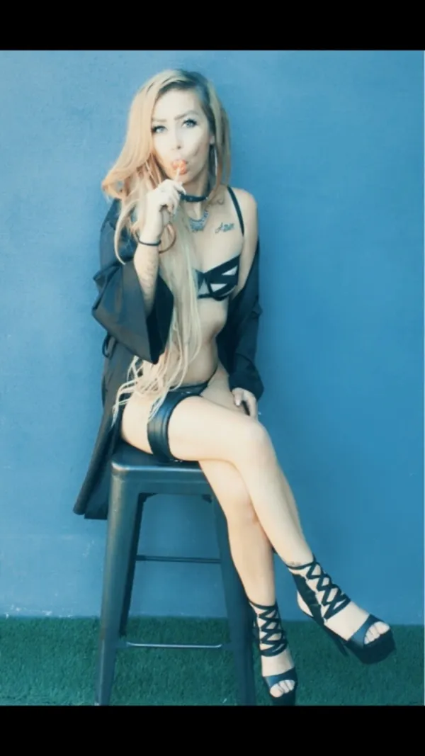 Sabrinaak Avatar Bg