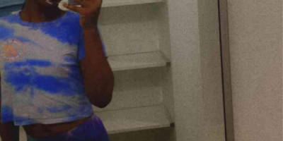 Sexy chocolate Ts girl looking for some fun
