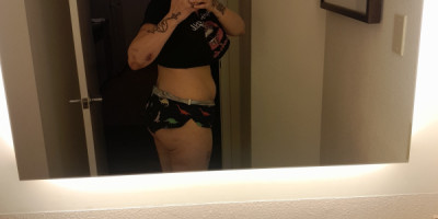 SEXY GILF READY TO PLAY CUM SEE ME TEXT ME