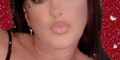 SEXY PROFESSIONAL PLAYMATE WAITING ON YO
