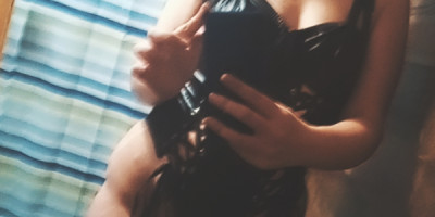 Hiiii there sweetie message me and let's have some fun!!!
