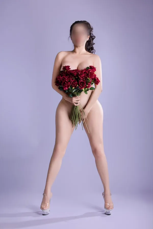 Mónica Zazueta Avatar Bg
