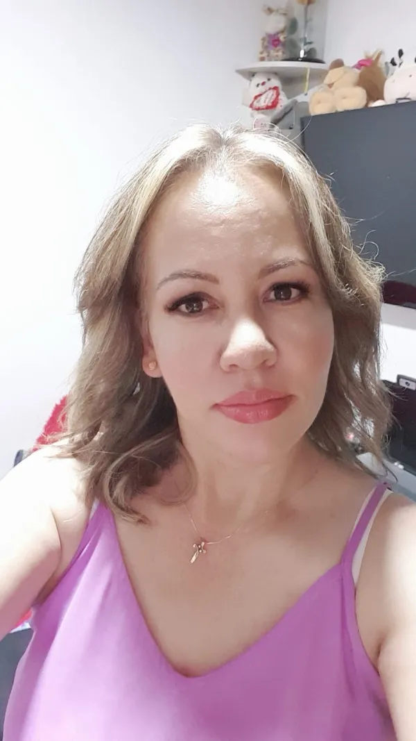 Colombianita Hot Avatar Bg