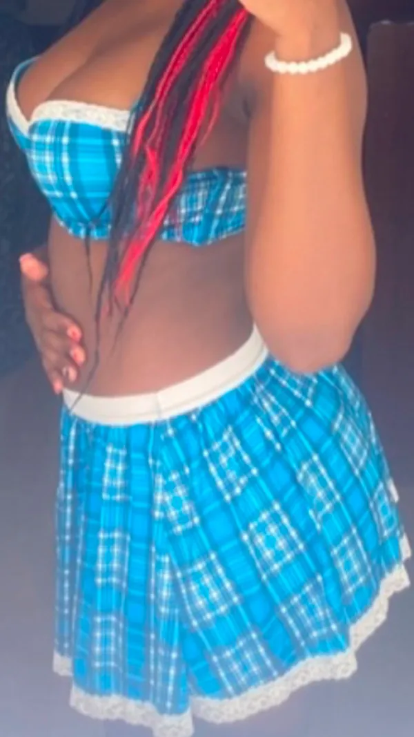 Layla Avatar Bg
