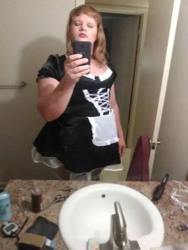 Sissy Courtney Avatar Bg
