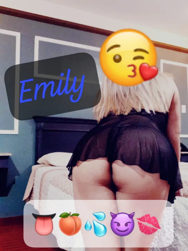 Emily Sauceda Avatar Bg