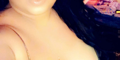 Thick Sexy Latina Hey there boys my names Yvette and I'm looking for generous