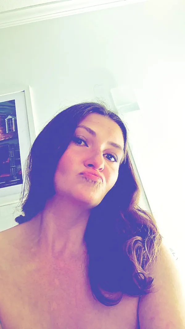 Miss Kitty Avatar Bg