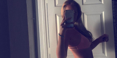 Transbabe Looking For Fun Hi gentlemen!!! This is Nina Whitewood aka Nine Inch Nina.