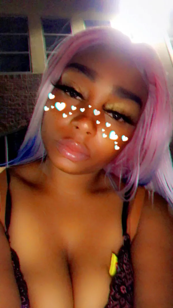 Creamy Peaches Avatar Bg