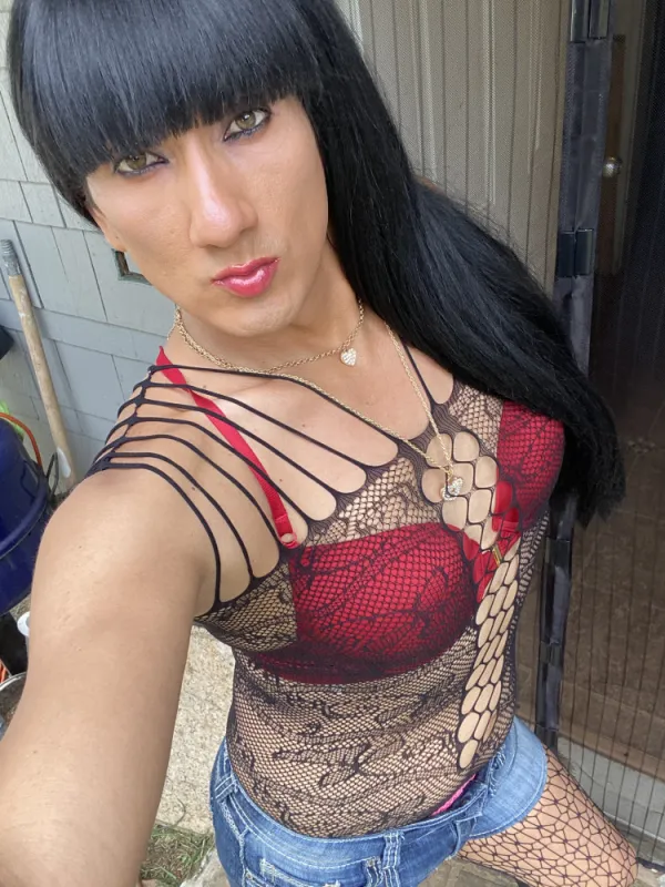 Thania Avatar Bg