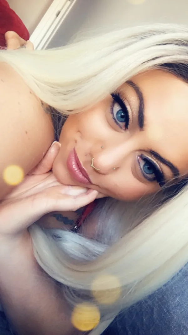 Ally Vitalli Avatar Bg