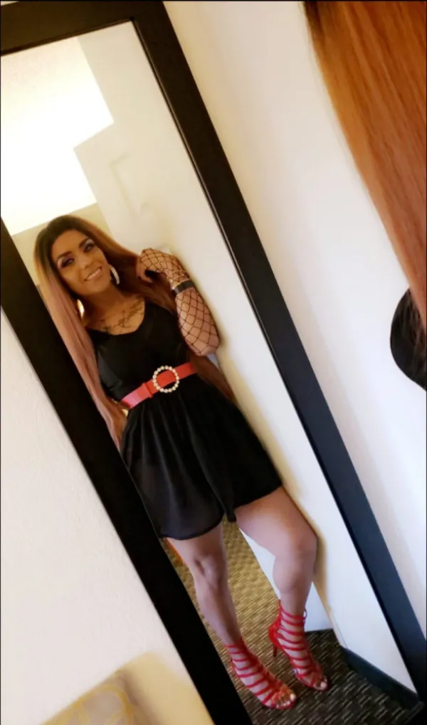 Eli Nicole Avatar Bg