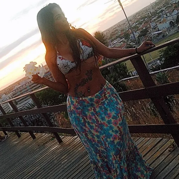 Thauanylisboa Avatar Bg