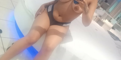 Una preciosa jovencita de 19 cachonda y lista para ti