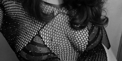 La compañia perfecta femenina discreta y absolutamente complaciente
