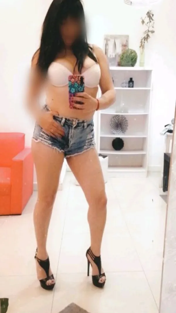 Dalila Avatar Bg