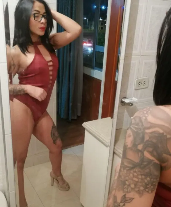 Isabella Ferrer Avatar Bg