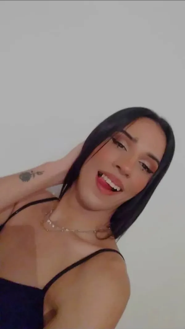 Camila Mendoza Avatar Bg