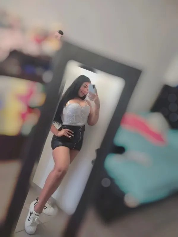 Camila Avatar Bg