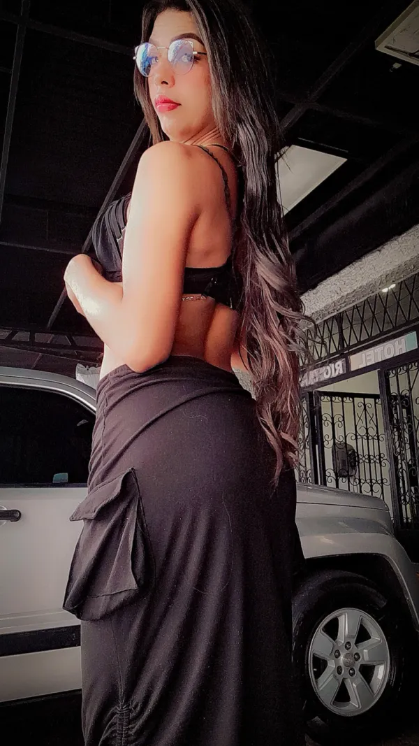 Britt Acosta Avatar Bg