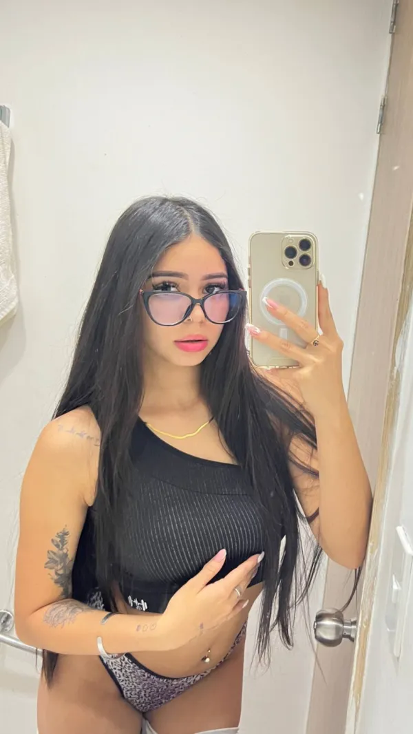 Andrea Avatar Bg