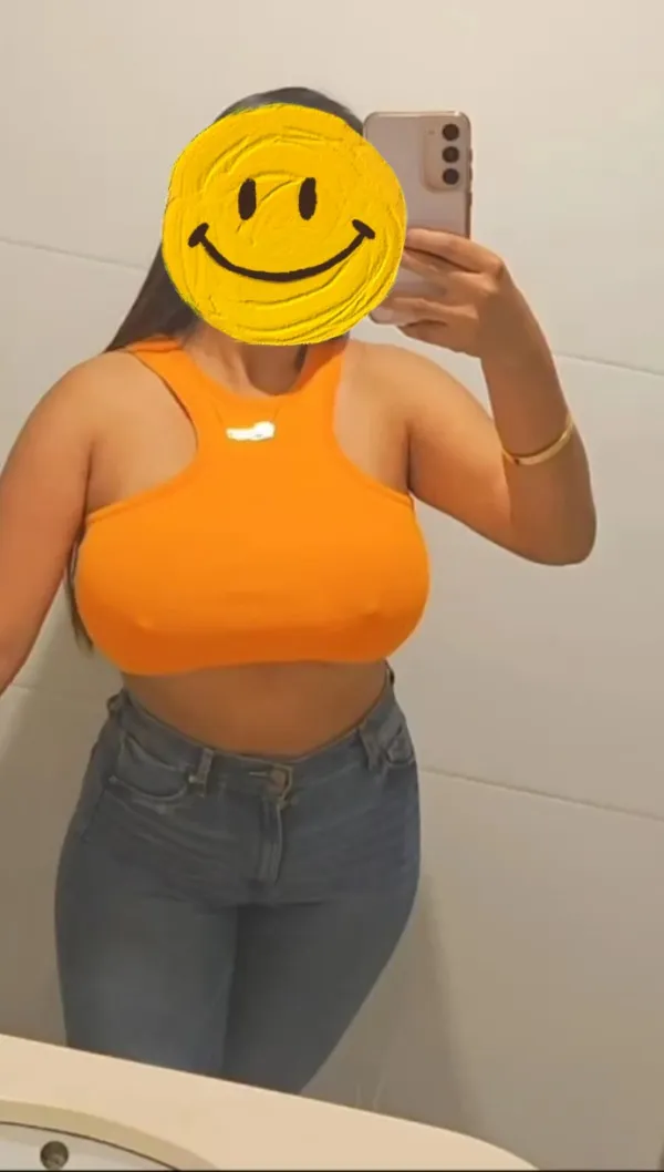 Daniela Avatar Bg