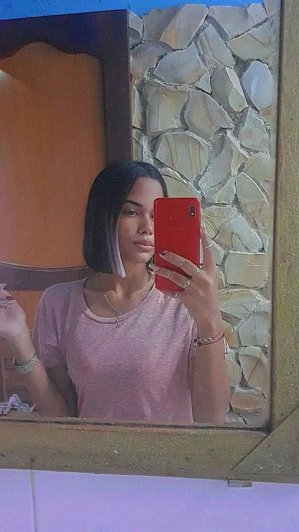 Paola Avatar Bg