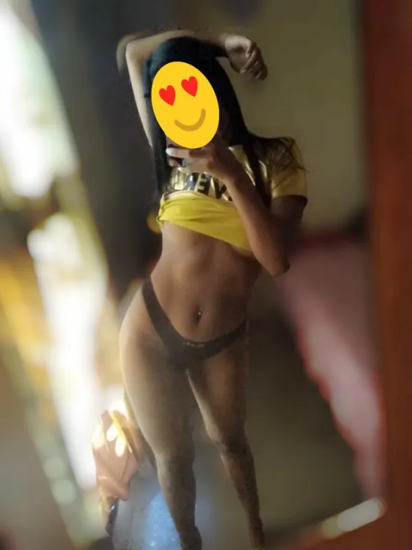 Andrea45 Avatar Bg
