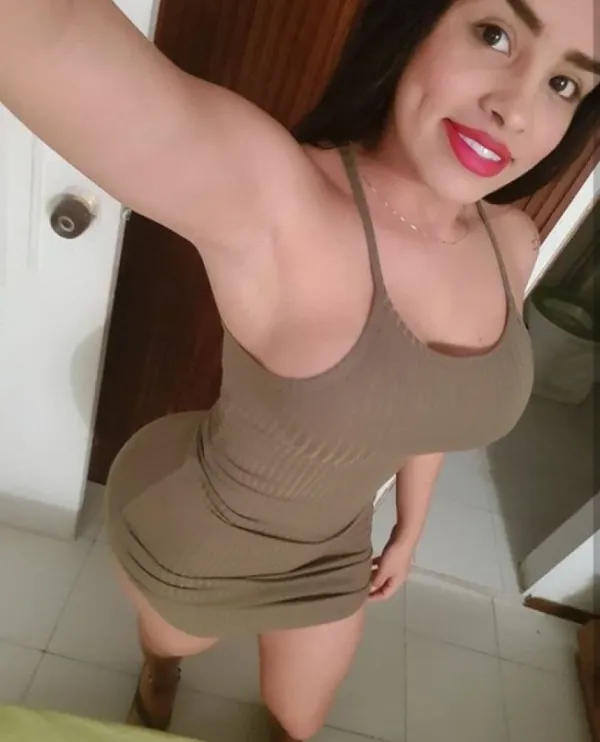 Abril Avatar Bg
