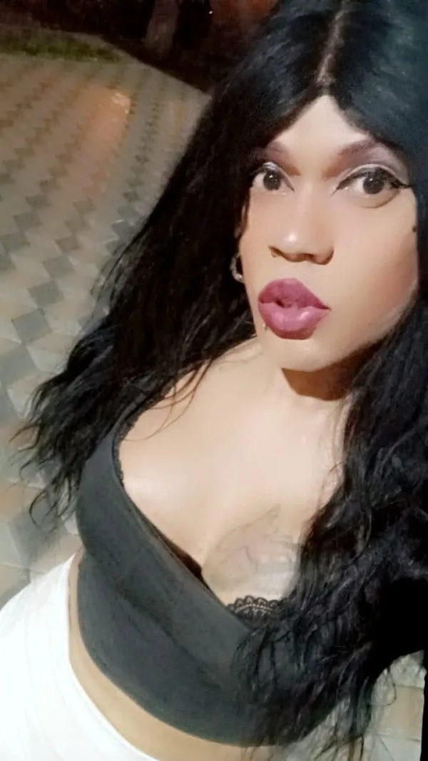 Lissi Trans Avatar Bg