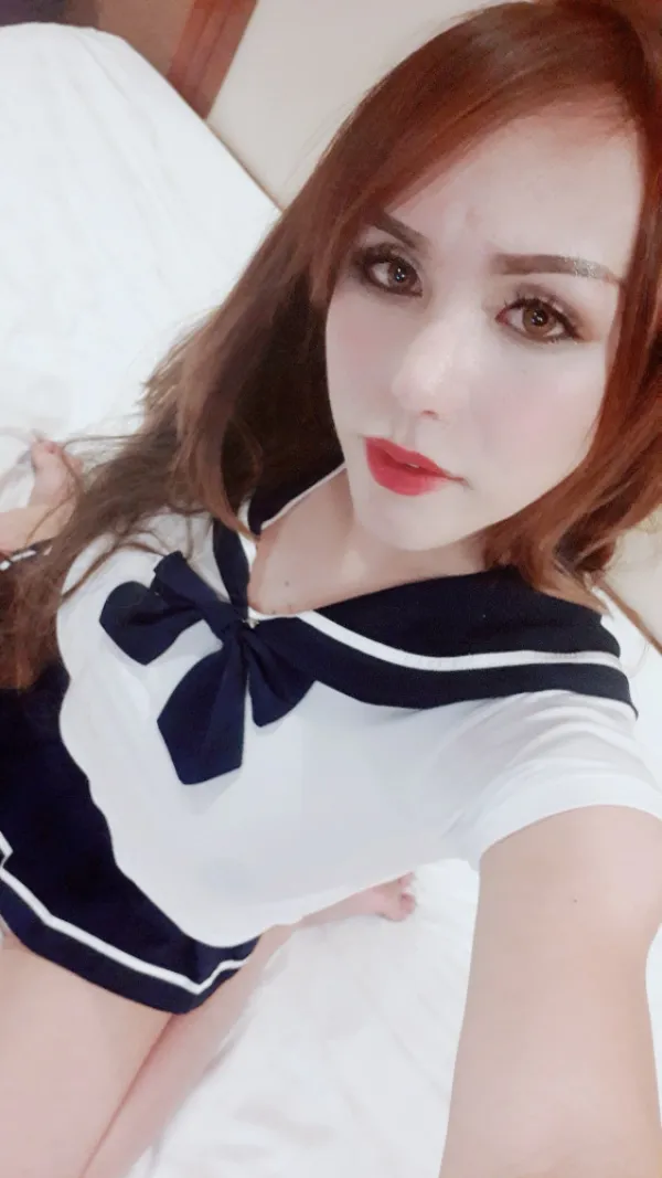 Alysa Lee Avatar Bg