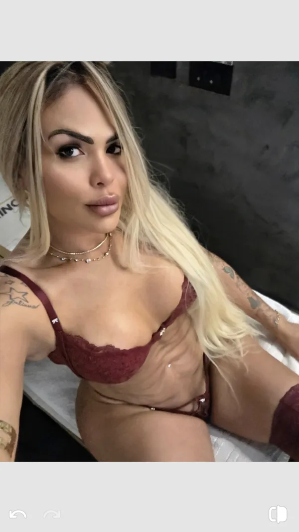 Brazilian Slut Now Avatar Bg